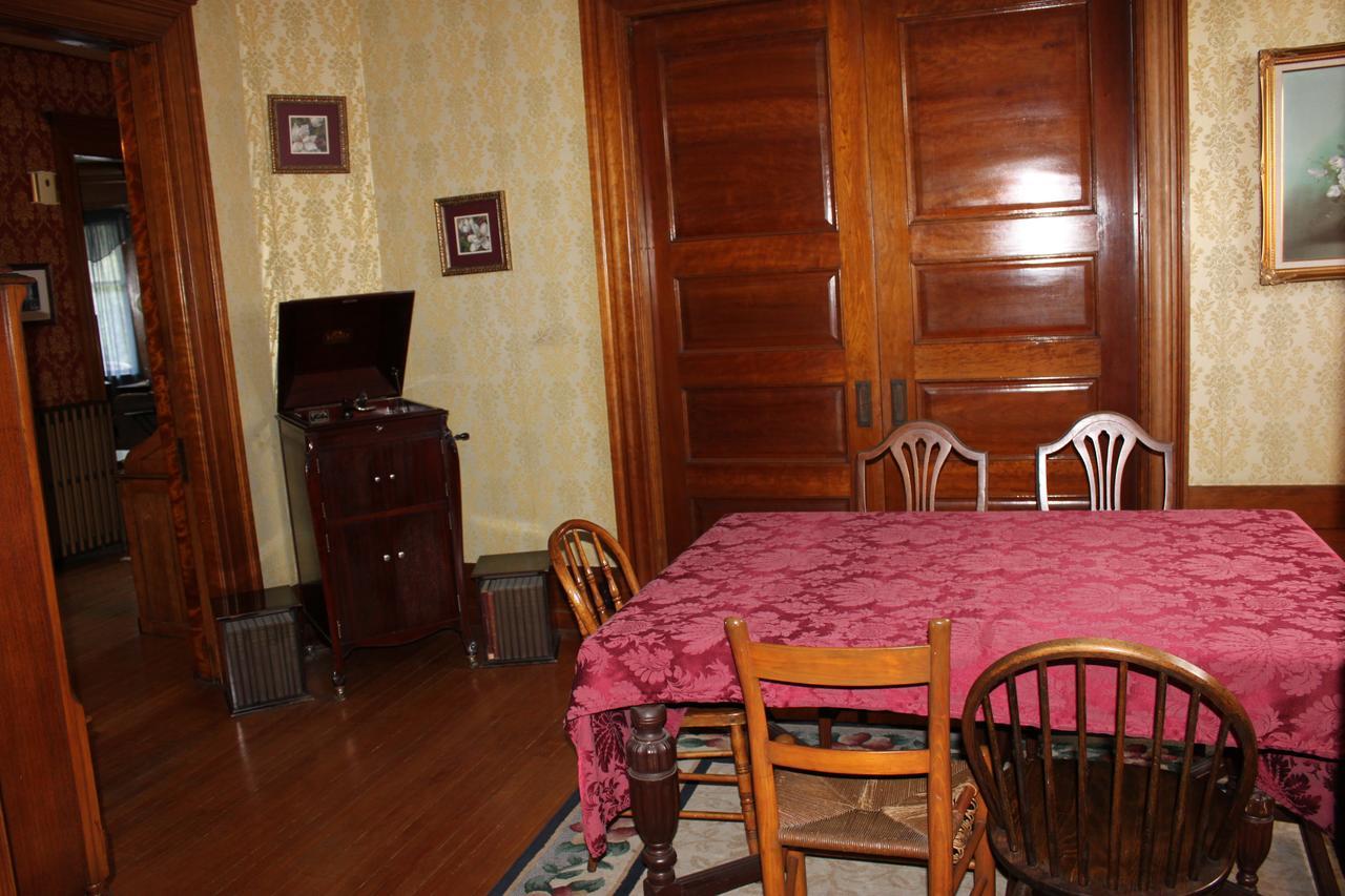 Victorian Charm Inn Towanda Exterior photo
