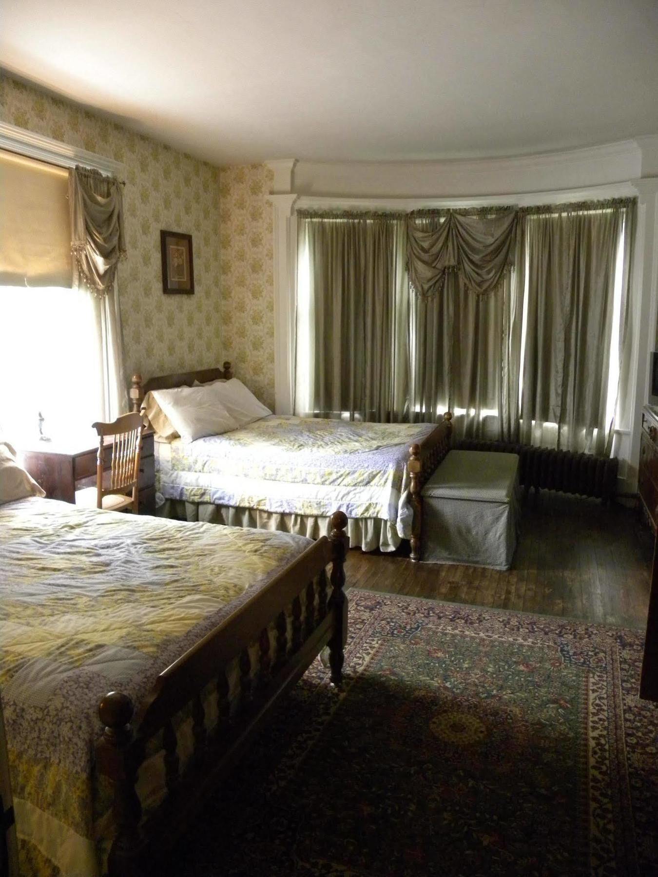 Victorian Charm Inn Towanda Exterior photo